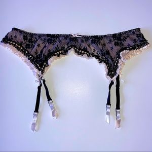 VS Sexy Little Things Garter Belt